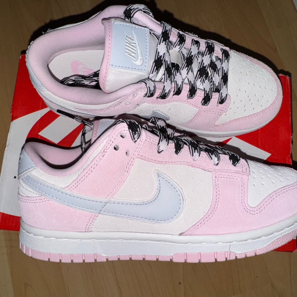Pink dunks - Picture 3 of 3